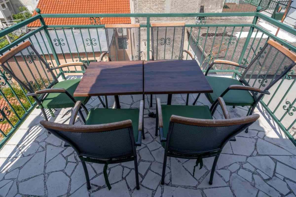 Apartments Inn Baška Voda Eksteriør bilde