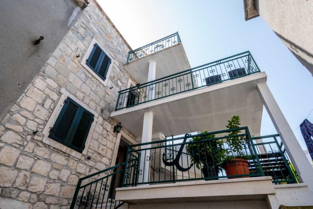 Apartments Inn Baška Voda Eksteriør bilde