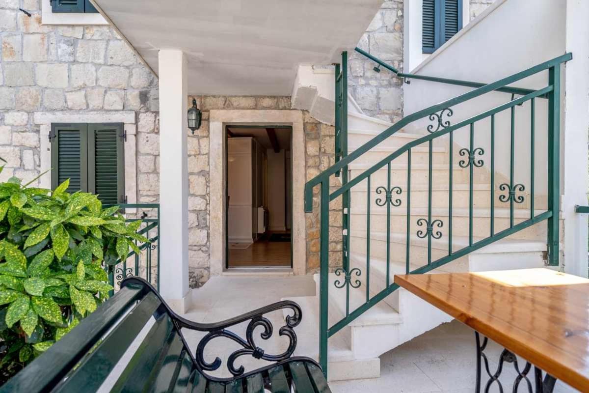 Apartments Inn Baška Voda Eksteriør bilde