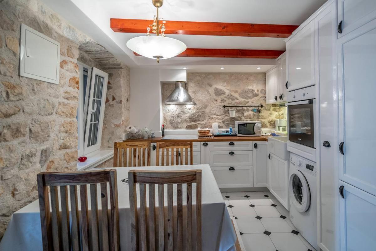 Apartments Inn Baška Voda Eksteriør bilde